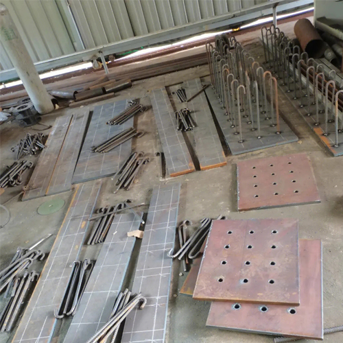 有哪些其他因素会影响娄底预埋件位置的确定？